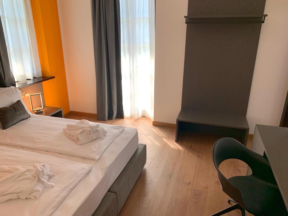 Guest House Le Cassandre Sondrio Buitenkant foto