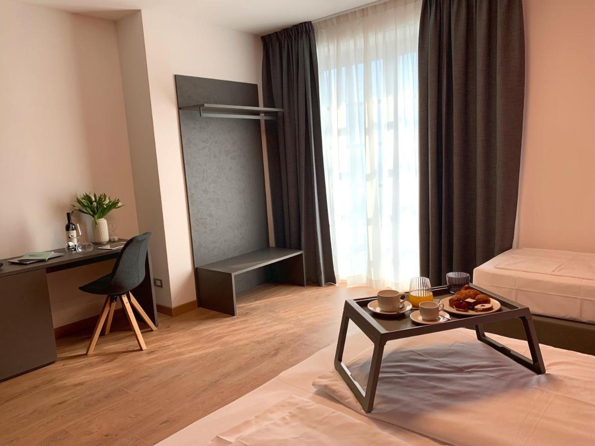 Guest House Le Cassandre Sondrio Buitenkant foto