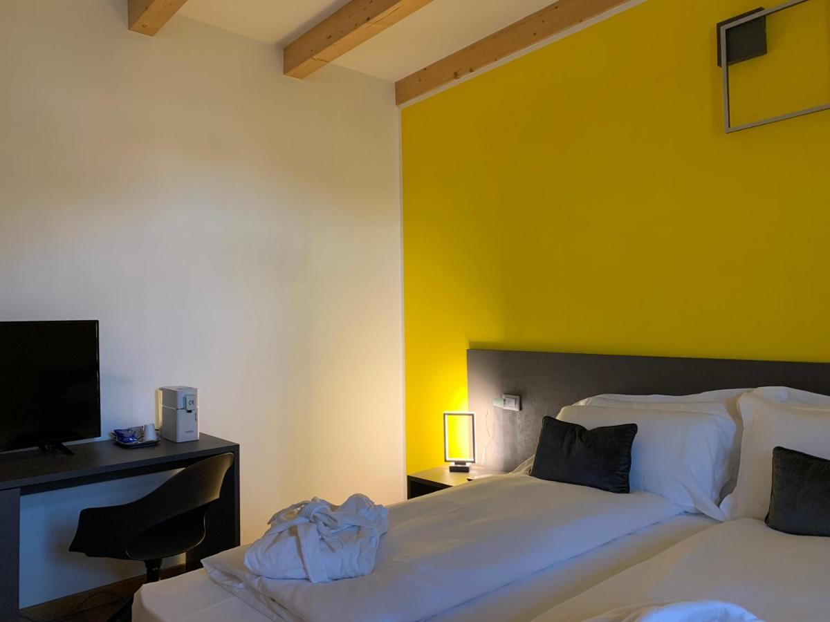 Guest House Le Cassandre Sondrio Buitenkant foto